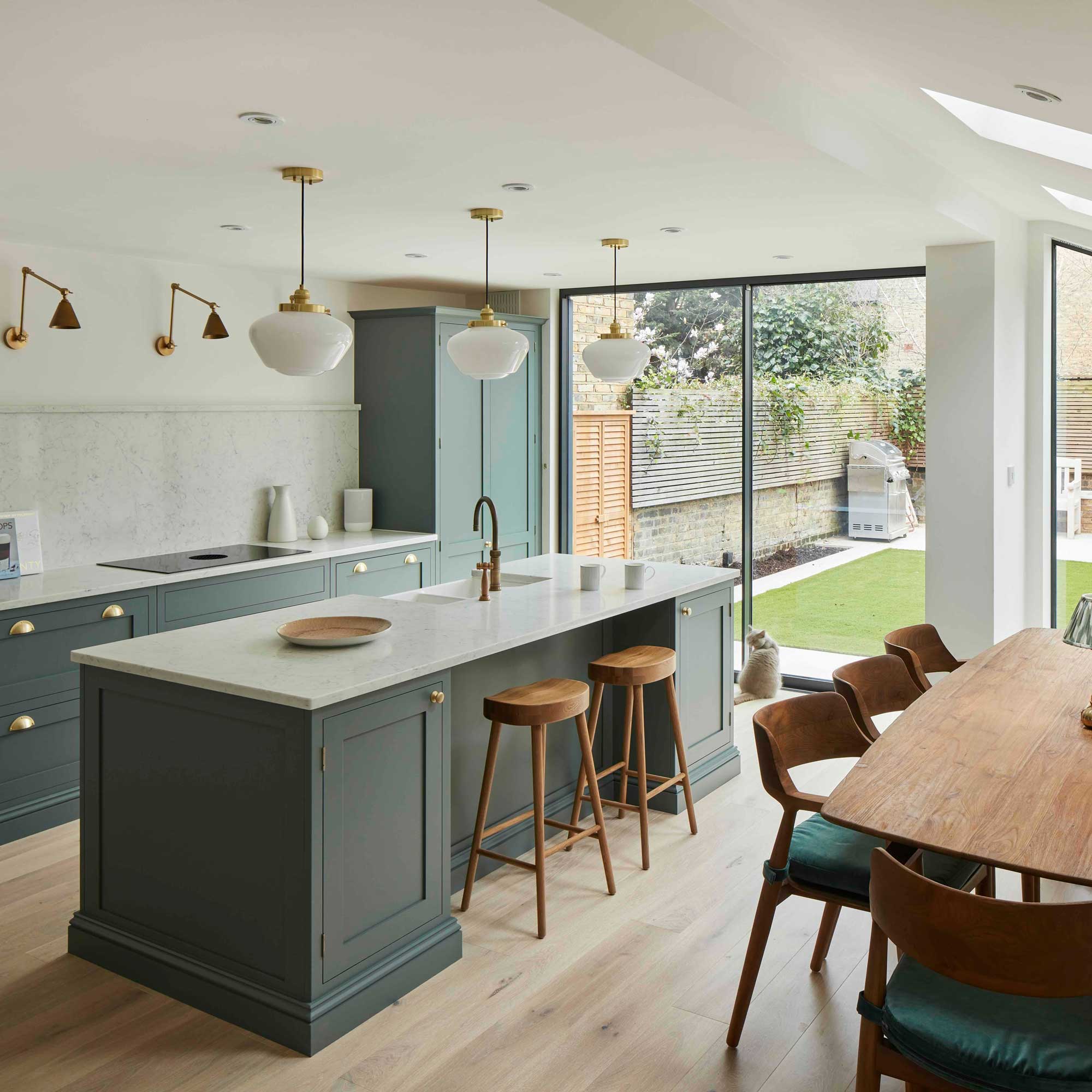 Kitchen & Dining Furniture